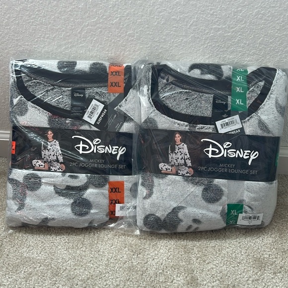 New Disney Womens 2-Piece Fleece Jogger Lounge Set - Picture 7 of 7